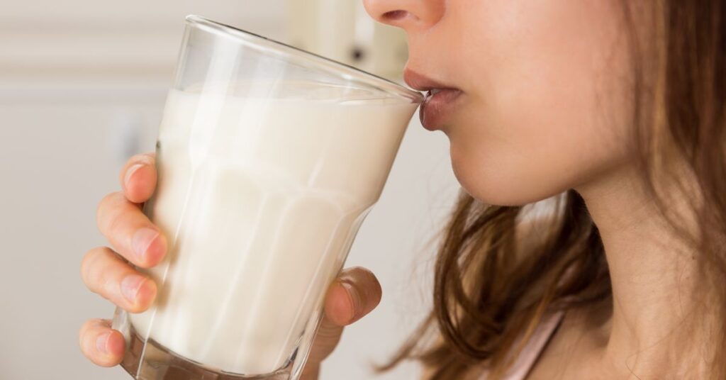 The Risks Of Drinking Raw Milk