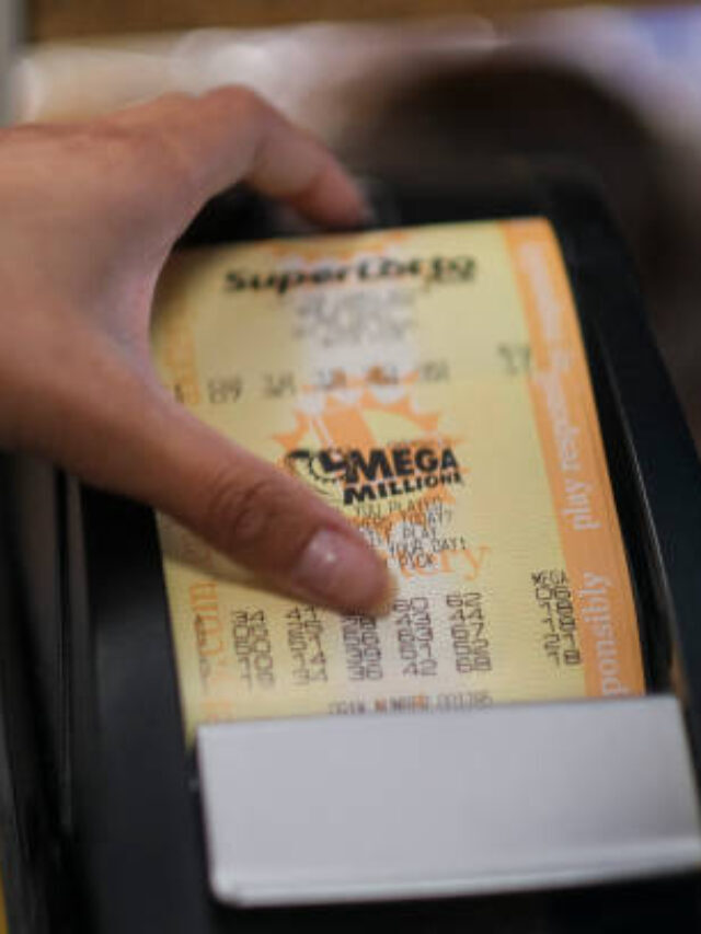 Mega Millions jackpot climbs to $640 million on Friday